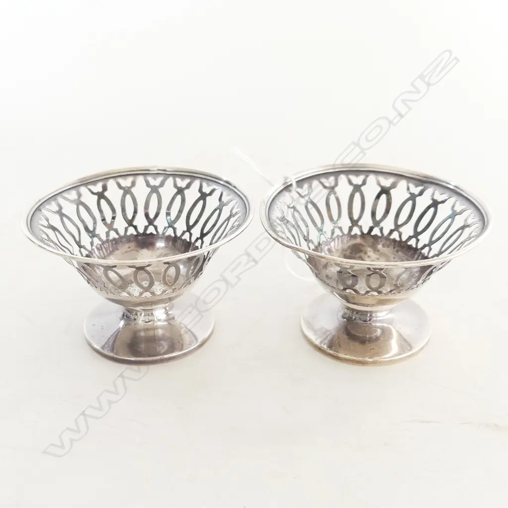 PR S/SILVER BON BONS 68GMS DIA 80MM DAMAGE TO ONE Image 1++