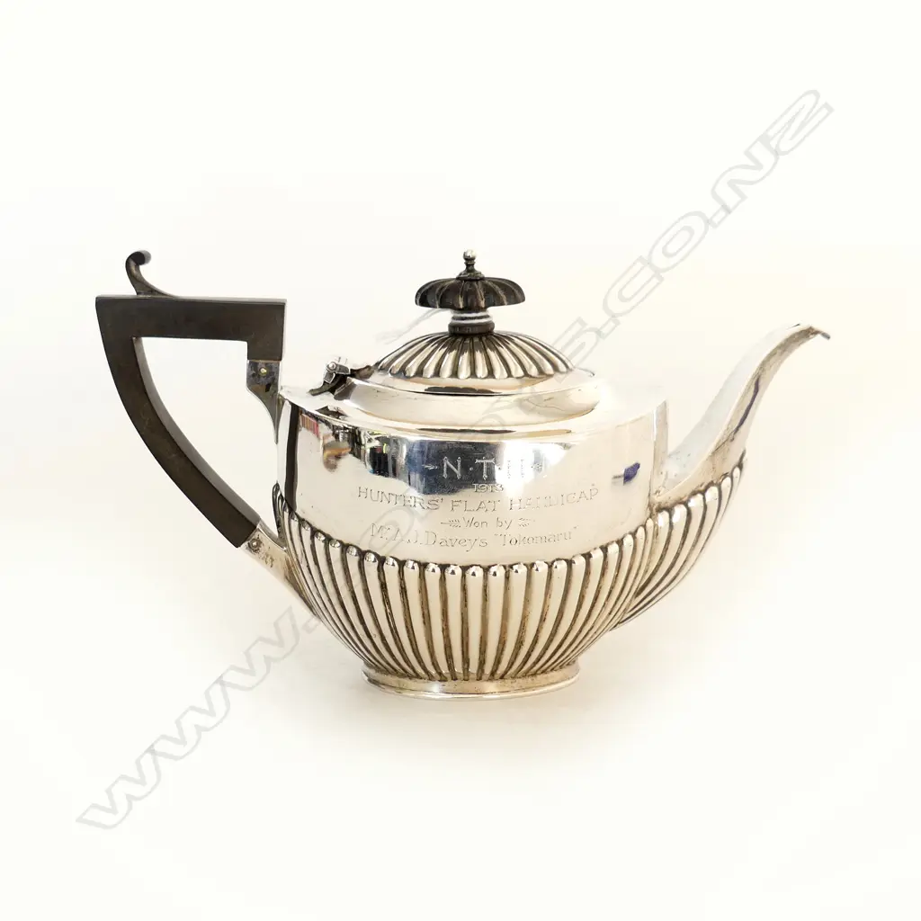 SILVER 1913 PRESENTATION BACHELORS TEAPOT EDWARDIAN 269gms Image 1++