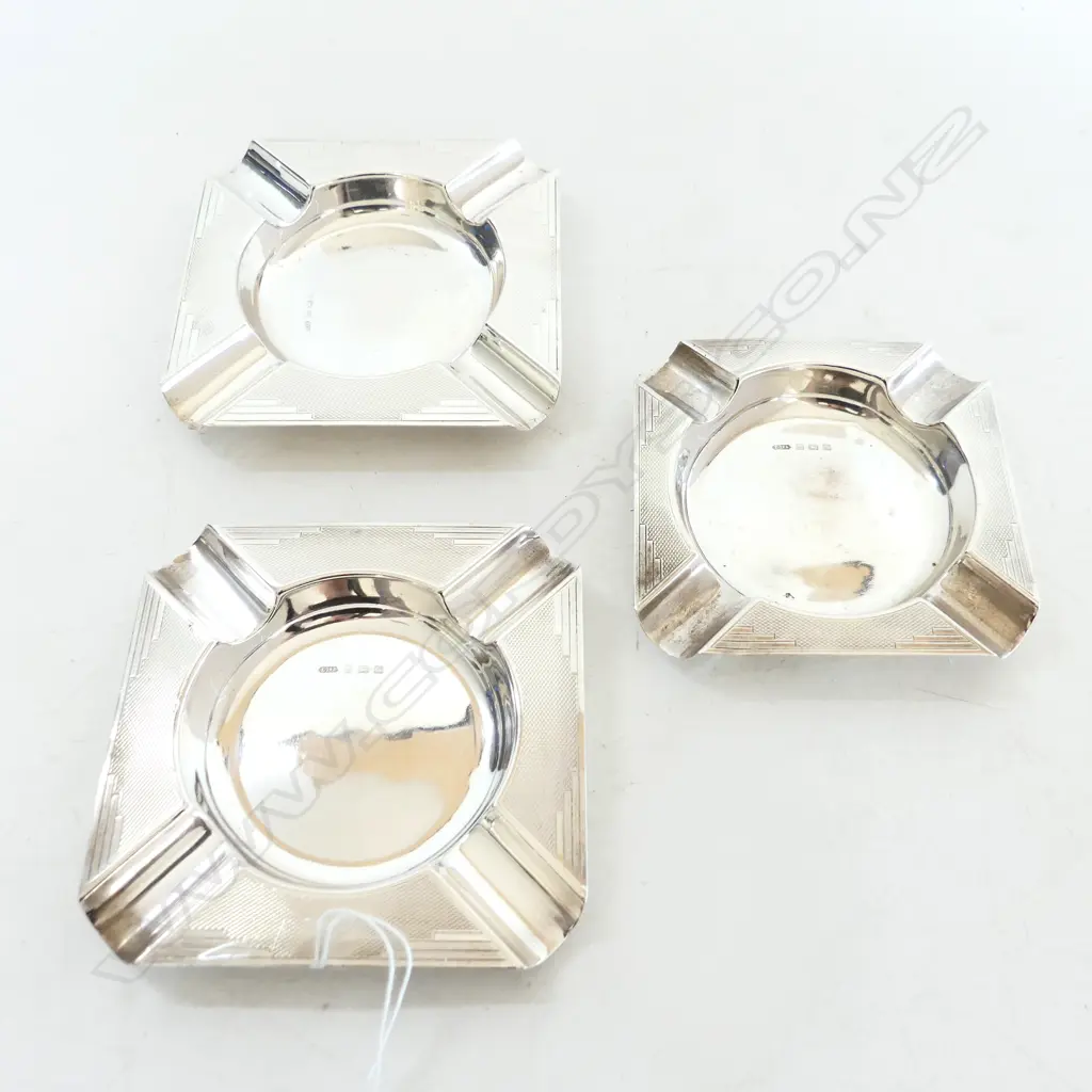 SET OF 3 STG SILVER ASH TRAYS, B'HAM 1937 110x110mm 213gm Image 1++