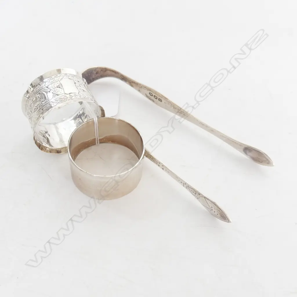 2 S/SILVER NAPKIN RINGS & PR TONGS TOTAL WIEGHT 78GMS Image 1++