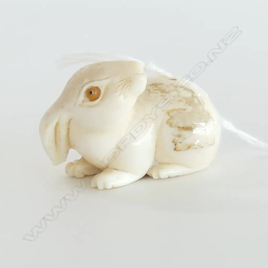 IVORY HARE NETSUKE L.45mm Image 1++