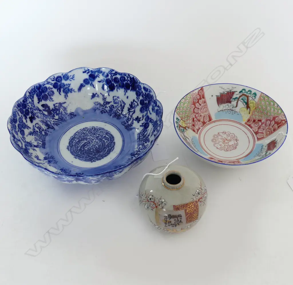 JAPANESE B/W BOWL DIA220MM ANOTHER DIA170 &KAGA KUTANI VASE H90MM Image 1++