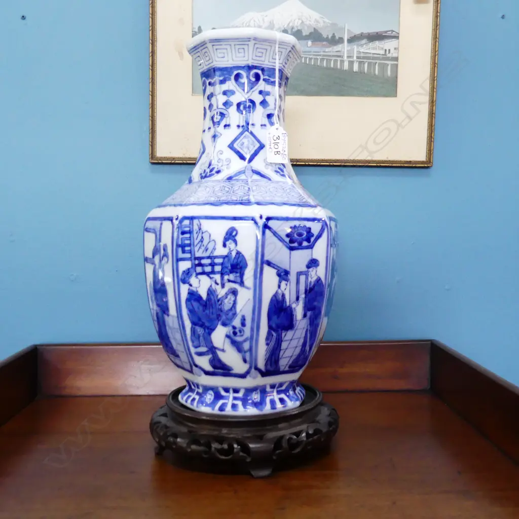 LG CHINESE KANGXI STYLE B/W VASE H.365mm + HARD WOOD STAND Image 1++