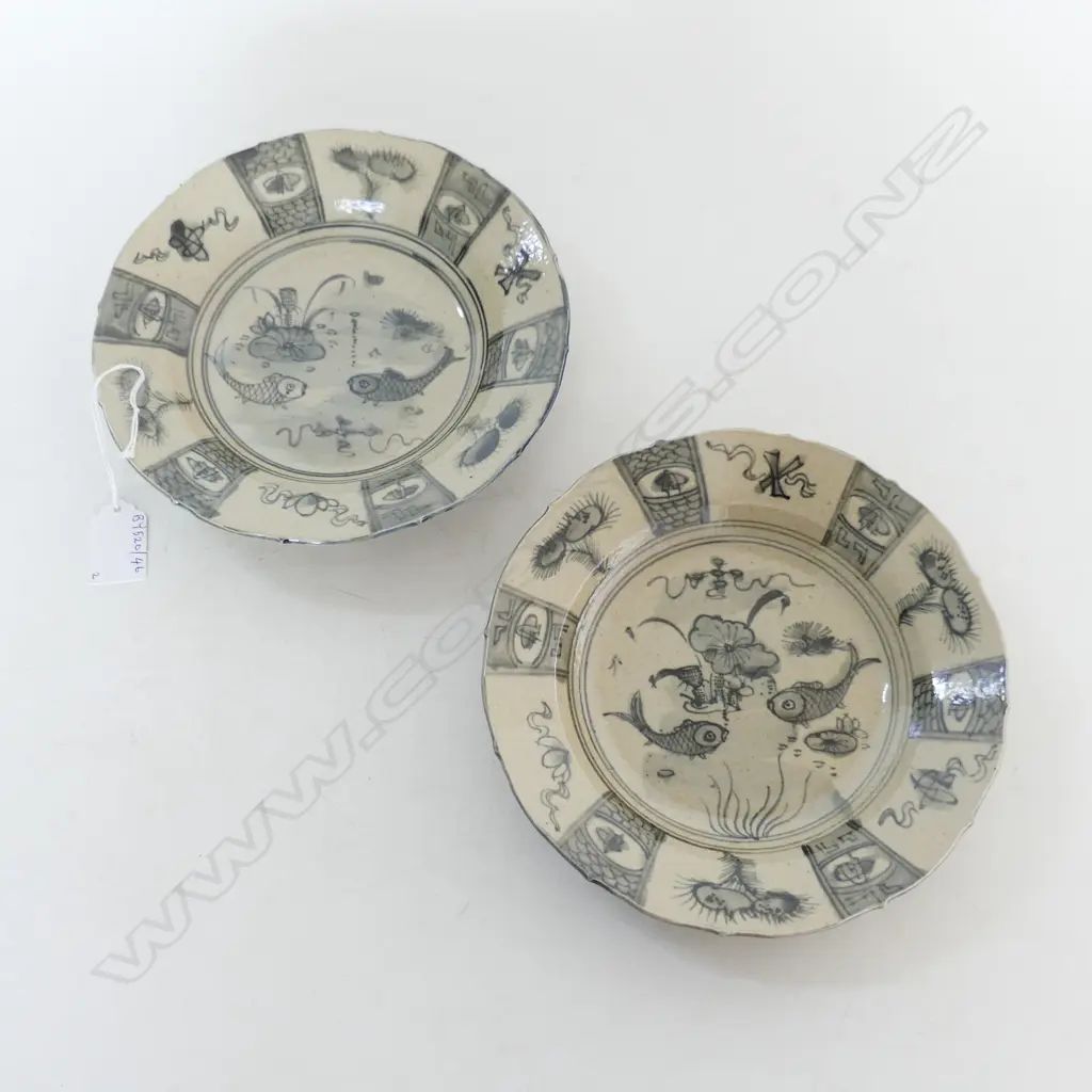 2 BLACK & WHITE CHINESE PLATES DIA195MM Image 1++