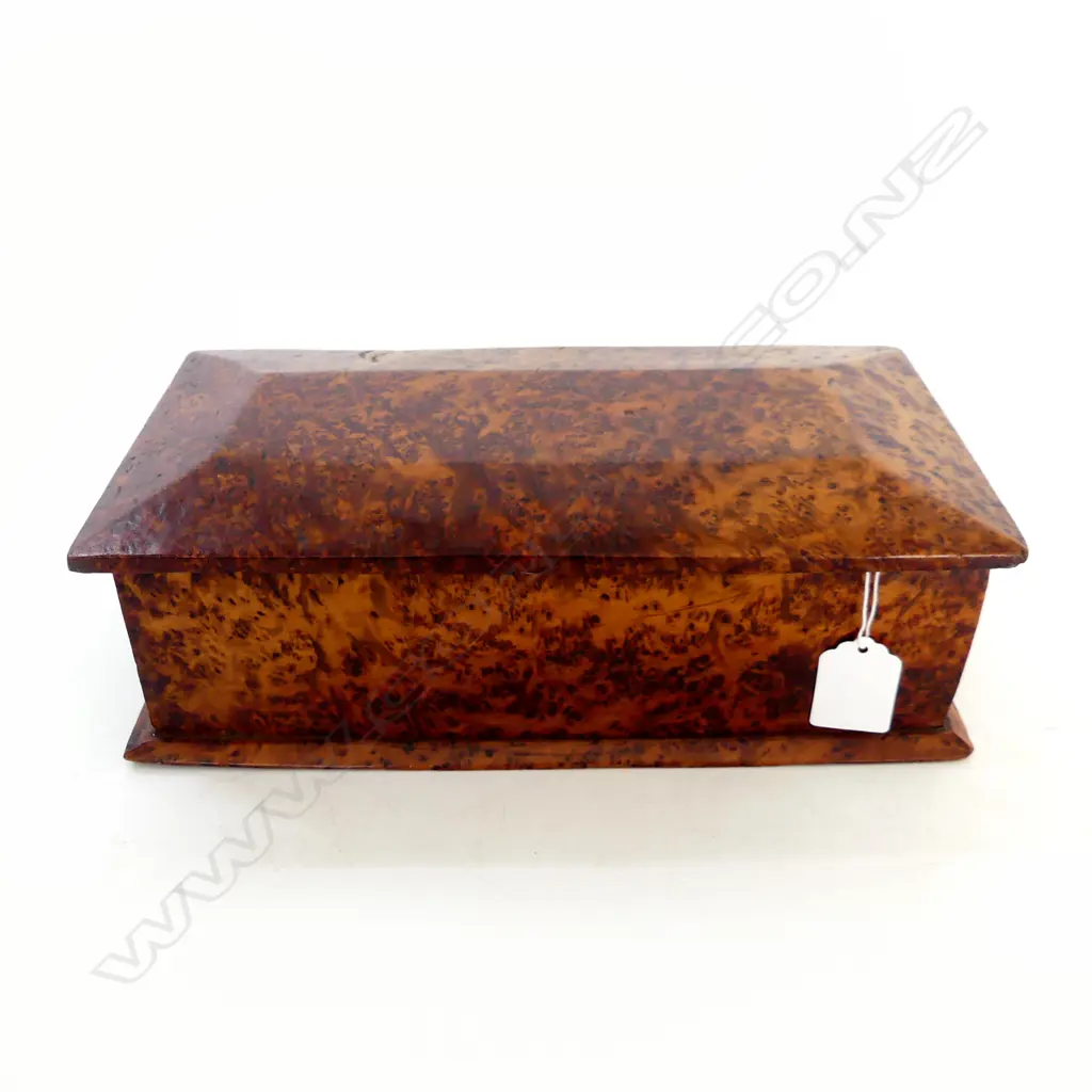 C1900 BURR TOTARA GLOVE/JEWEL BOX W hinged lid 275mm x 135mm x 85mm Image 1++
