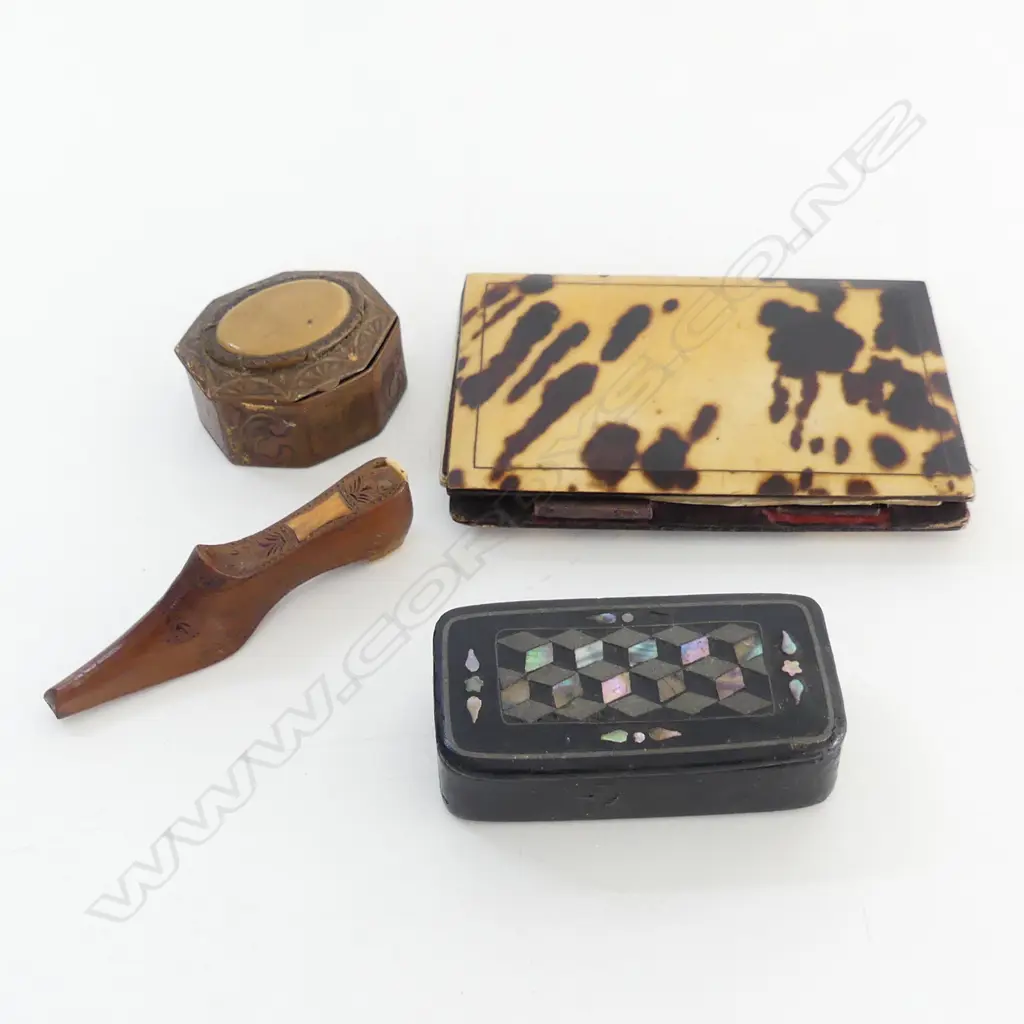 4 SMALL ANTIQUE BOXES: novelty shoe + ebonised snuff + French note pad + brass snuff box Image 1++