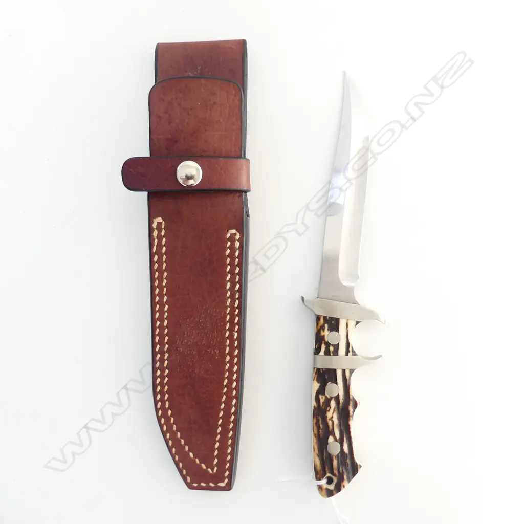 M SAITO JAPANESE STEEL QUALITY HUNTING KNIFE made in Australia in leather sheath Image 1++