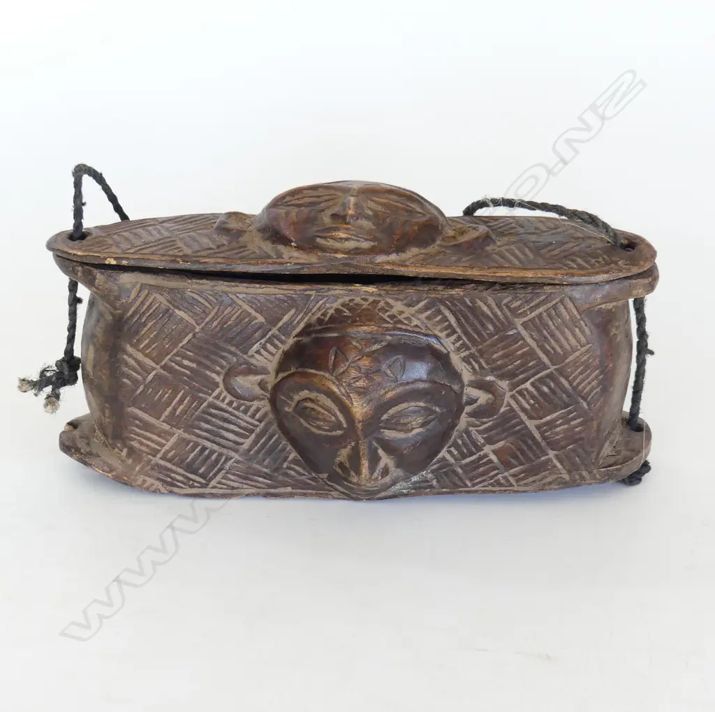 TRIBAL CARVED WOODEN LIDDED CONTAINER W.240mm Image 1++