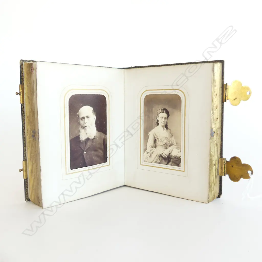 VICTORIAN PHOTO ALBUM w. BRASS CLIPS 160x120mm Image 1++