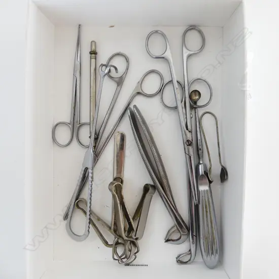  ELEVEN VINTAGE MEDICAL TOOLS ARTERY FORCEPS, PROBE, BONE SCOOP, NASAL SPECULUM, RETRACTOR ETC BY BARD PARKER, HATRICK E