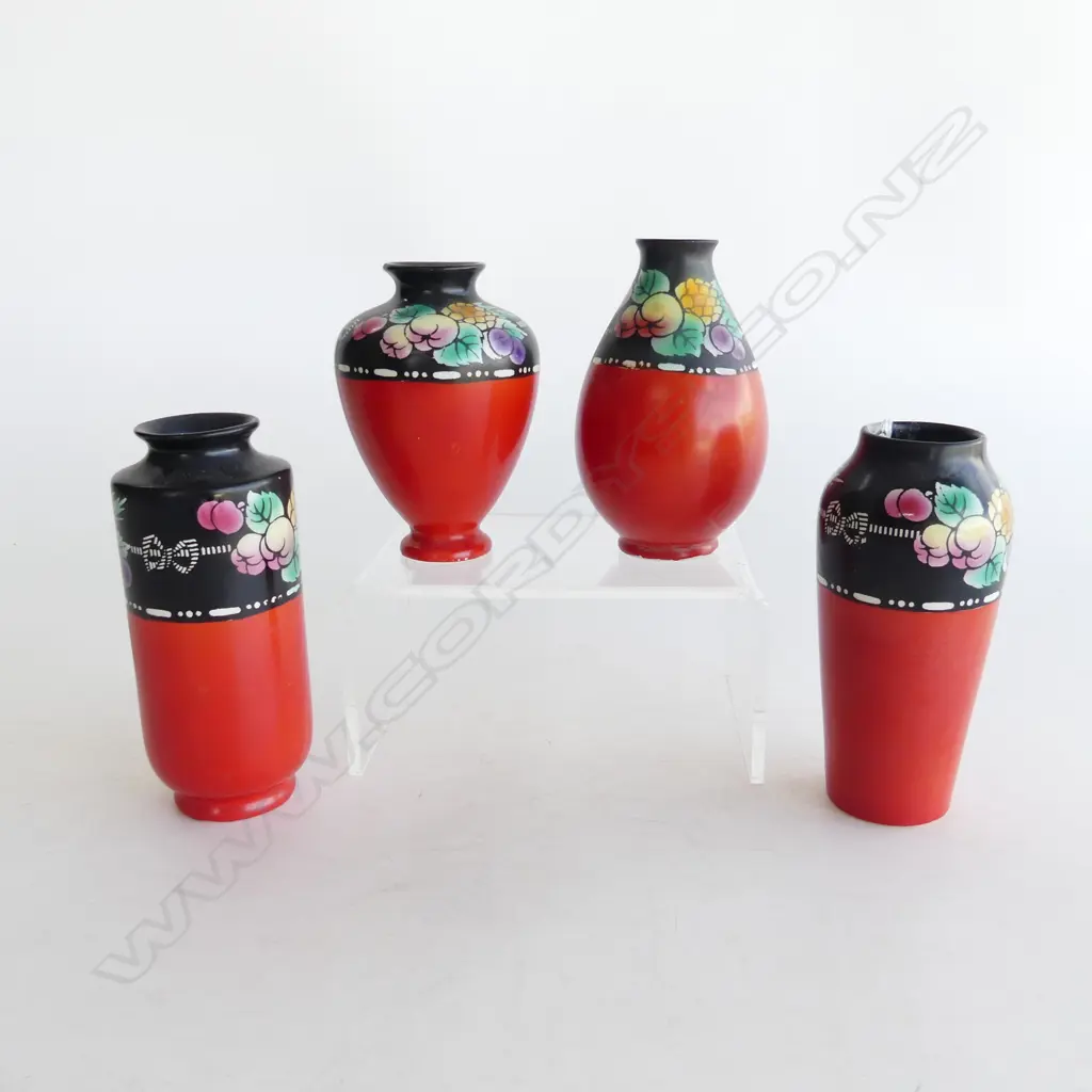 4 SHELLEY RED EARTHENWARE VASES, 'NEW FRUIT BORDER' 1921, TALLEST H.140mm Image 1++