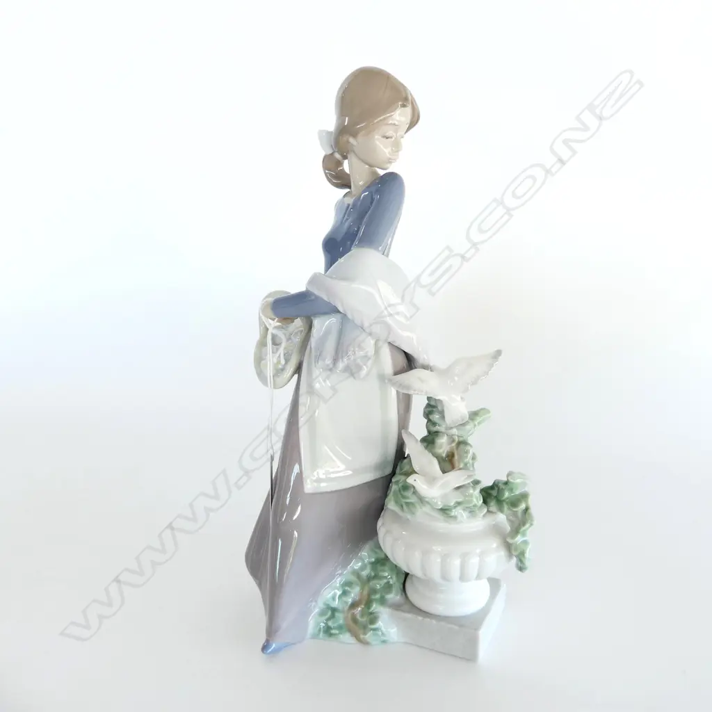 LLADRO #5416 'IN THE GARDEN' H.240mm + BOX Image 1++