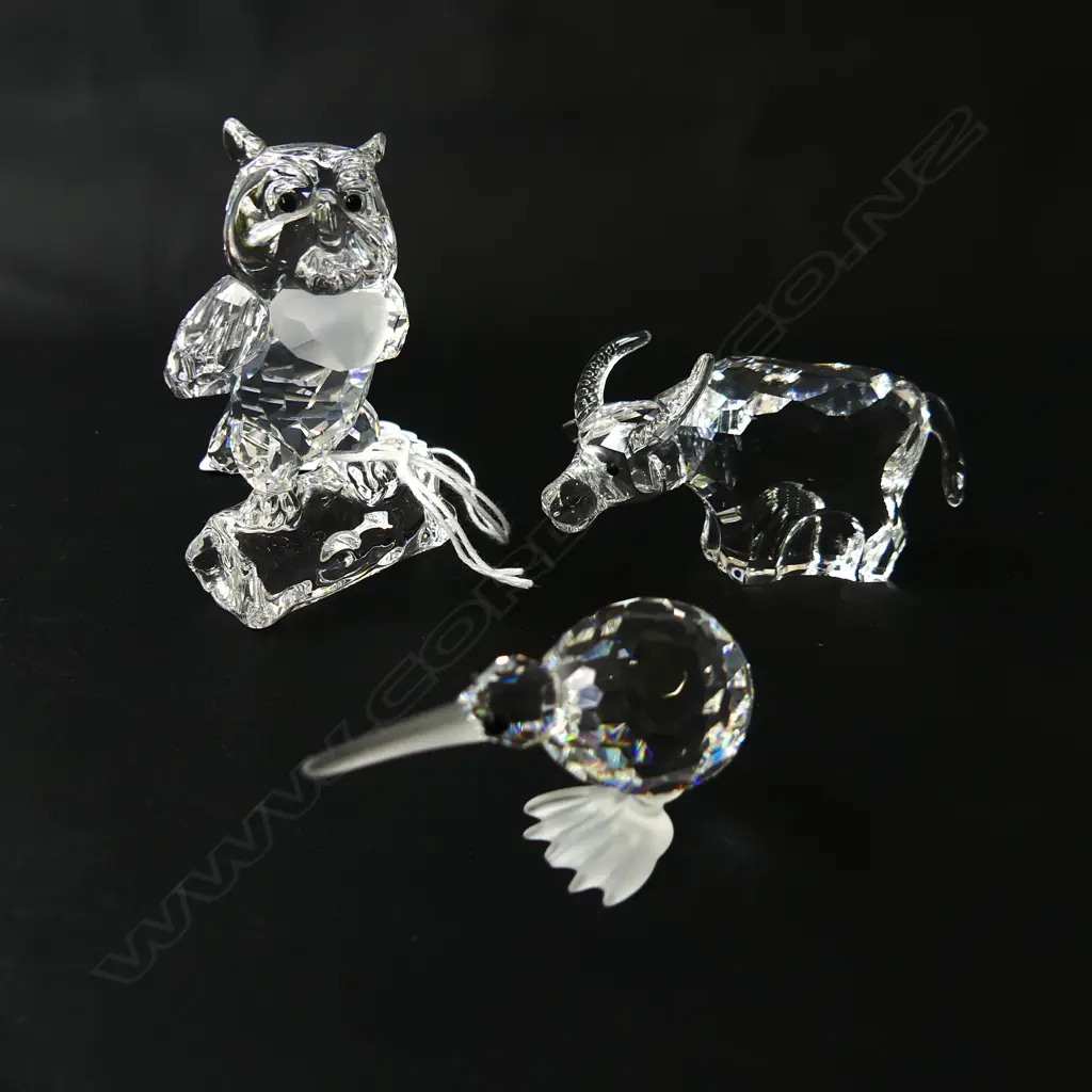SWAROVSKI ANIMALS: HORNED COW, KIWI, , OWL H.65mm Image 1++