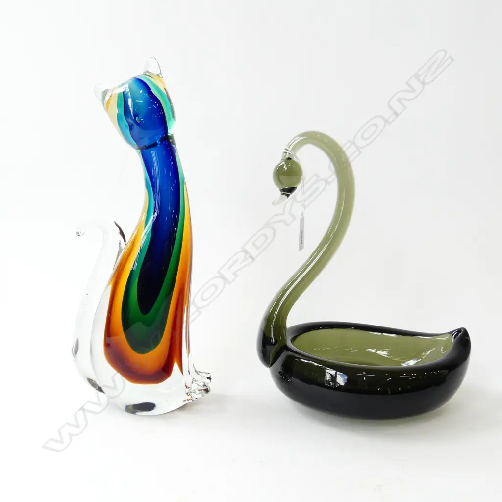 NZ ART GLASS CAT + SWAN H320MM Image 1++