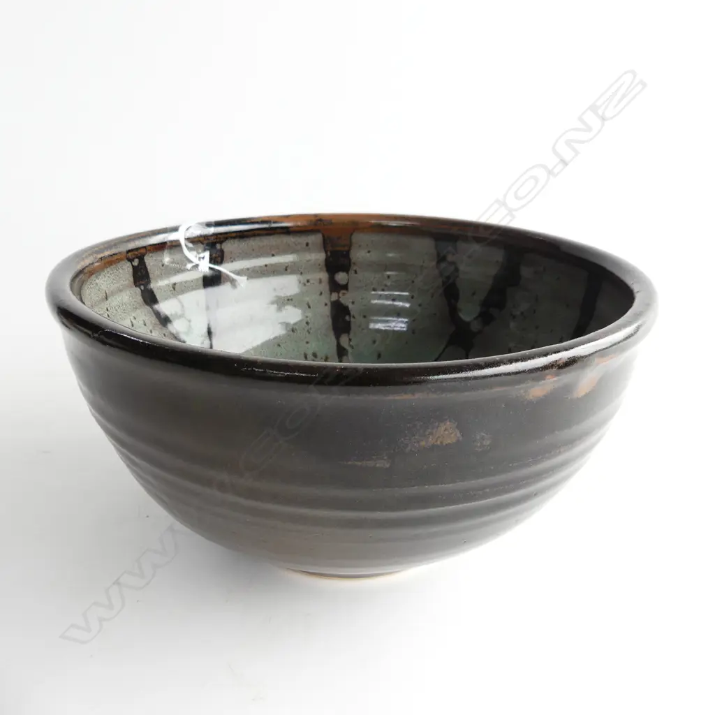NZ STUDIO POTTERY BOWL WITH A CHUN WAX RESIST PATCHWORK PATTERN, DIA. 220mm Image 1++