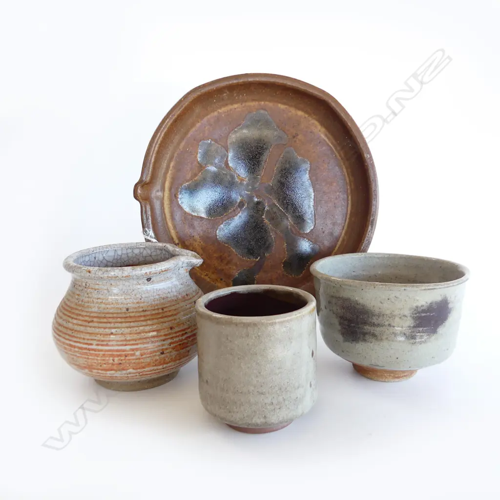 4 PCS NZ POTTERY, IAN FIRTH DISH w POURING SPOUT, DIA. 320mm, SHINO VESSEL w POURING SPOUT, H.150mm & 2 GLAZED BOWLS Image 1++