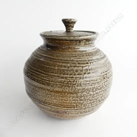 NEW ZEALAND STUDIO POTTERY OVOID SALT GLAZED JAR