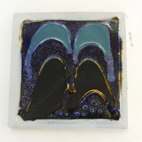 LRG GLAZED TILE BLUE & BLACK ORGANIC SHAPED DESIGN, 220mm sq