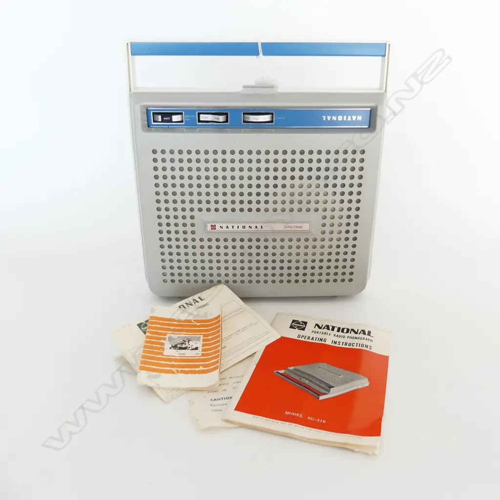 NATIONAL PORTABLE RADIO PHONOGRAPH IN ORIGINAL BOX WITH INSTRUCTIONS ETC L.320mm Image 1++