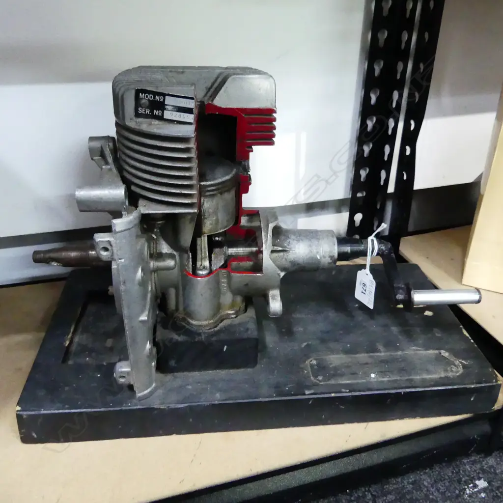 MODEL PISTON ENGINE W.385mm Image 1++