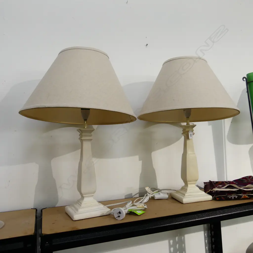 PR WHITE LAMPS H.580mm Image 1++