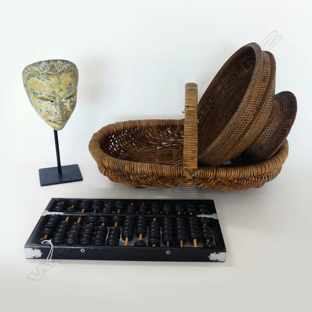2 WOVEN BASKETS + EBONISED ABACUS L.390mm + ORIENTAL MASK ON STAND H.330mm Image 1++