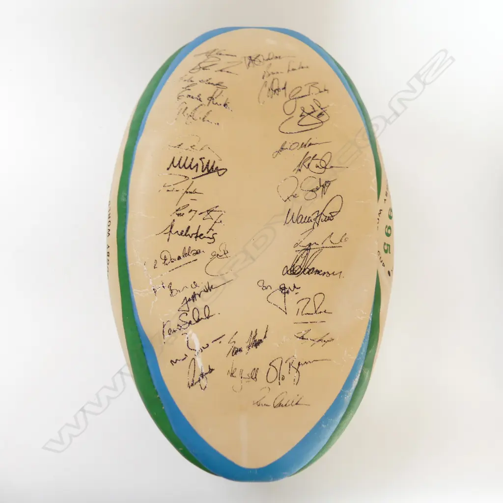 1995 Rugby World Cup all Blacks Team printed signatures oversized rugby ball Image 1++