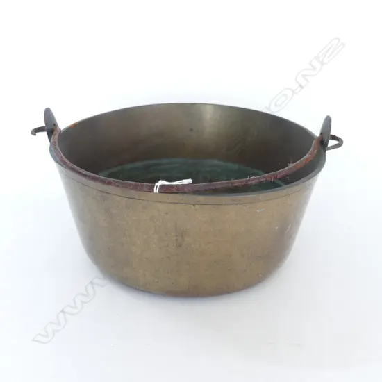 VICTORIAN CAST BRASS JAM PAN swing iron handle. Dia.255mm