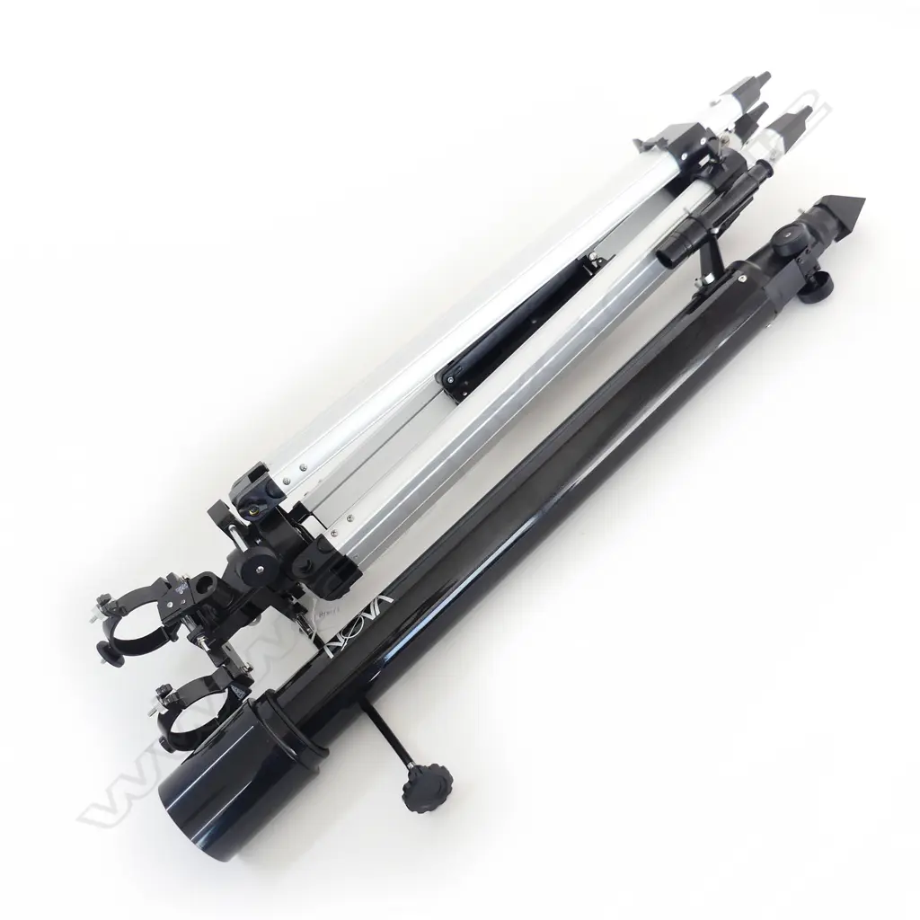 MODERN 'NOVA' TELESCOPE AND STAND Image 1++