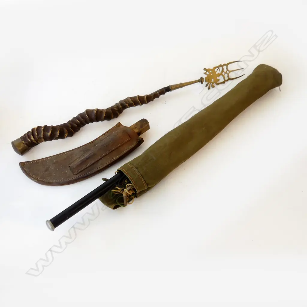 FOLDING FISHING NET w. BAG, FORK w. HORN HANDLE L.600mm, KNIFE IN LEATHER SHEATH  Image 1++