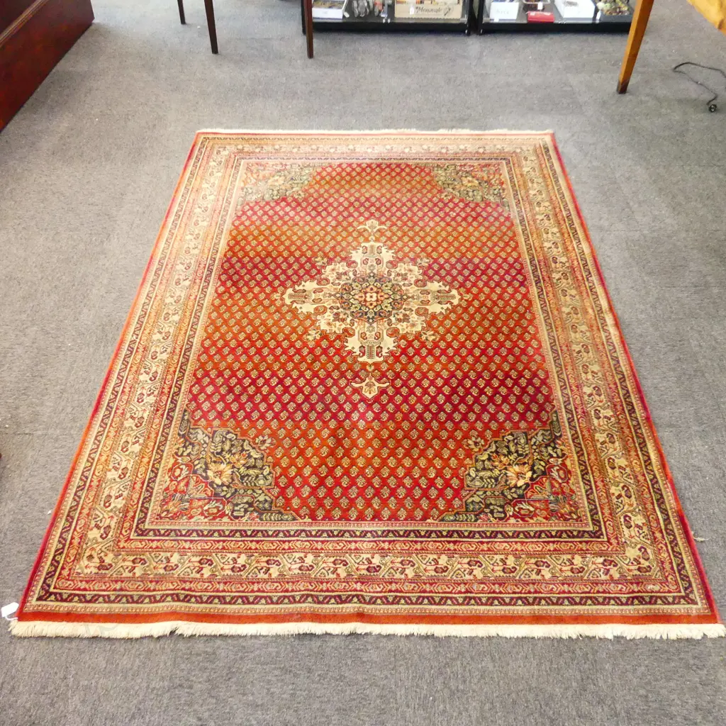 LG MACHINE KNOTTED RUG 2400x1660mm Image 1++