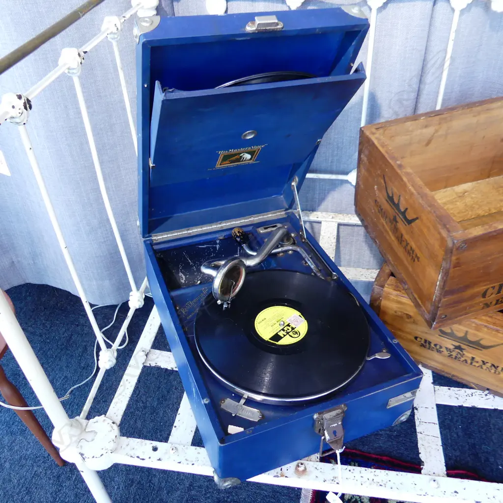 PORTABLE GRAMOPHONE, CASED & WORKING Image 1++