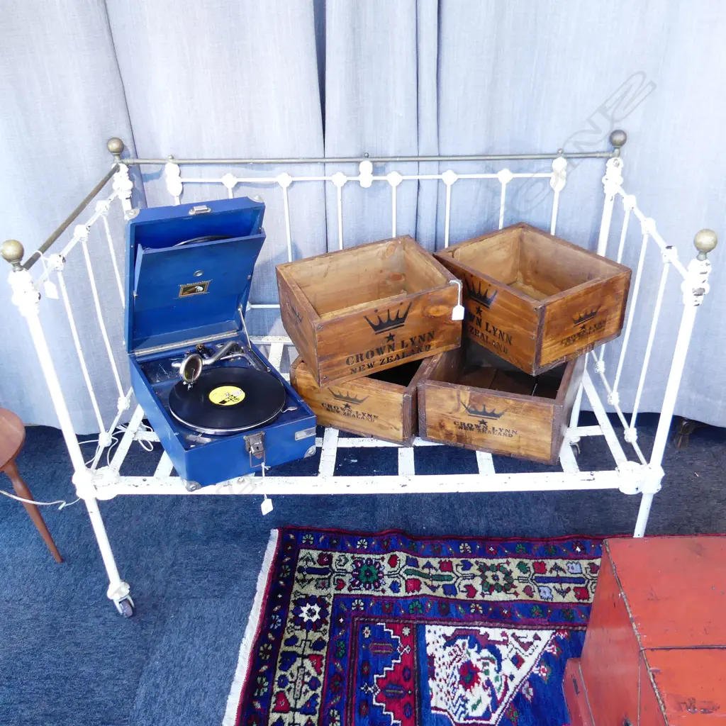 ANTIQUE IRON AND BRASS SMALL DAY BED 1200 x 600 x 950mm Image 1++