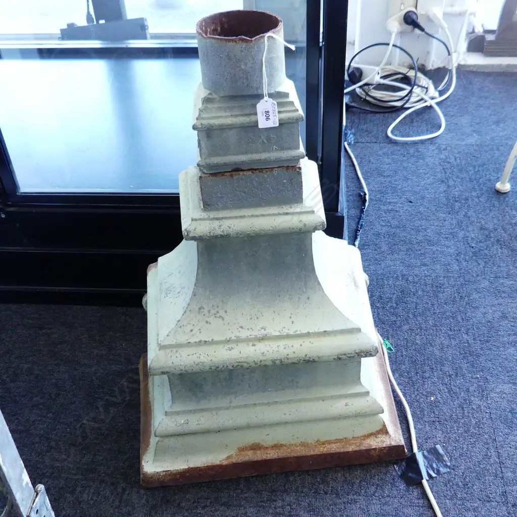 HEAVY VICTORIAN CAST IRON RAIN WATER HOPPER off a lge house or commercial building Image 1++