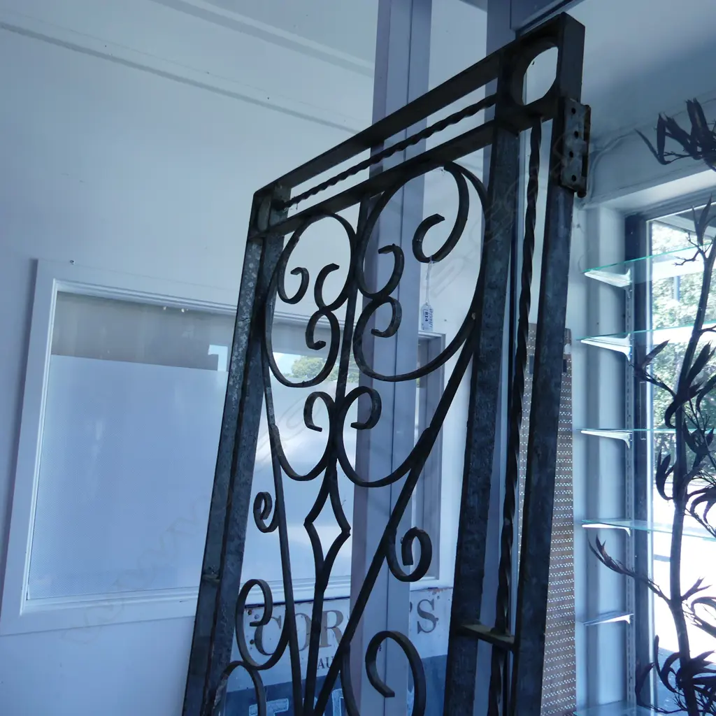 PR METAL LARGE GRILLE GATES Image 1++