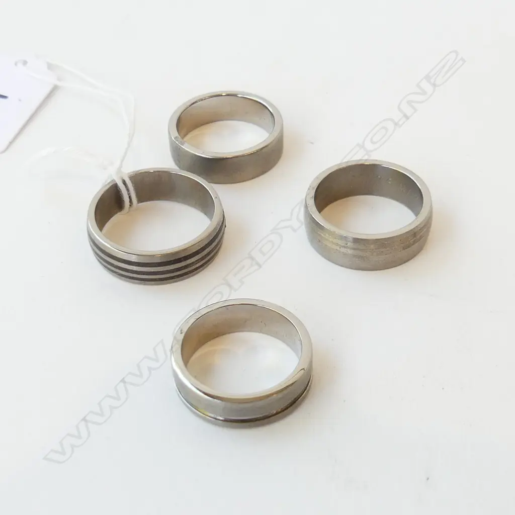 4 TITANIUM BANDS Image 1++