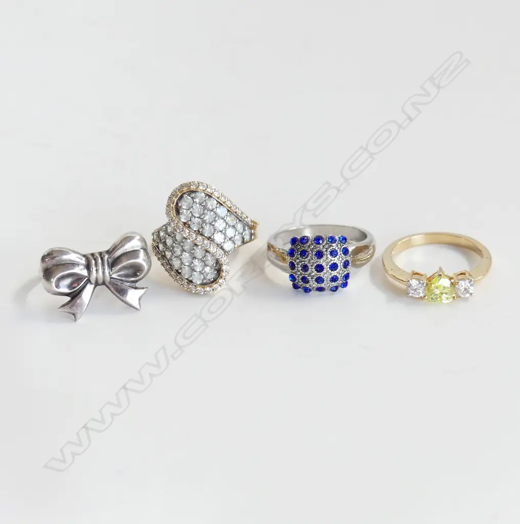 4 ASST COSTUME JEWELLERY DRESS RINGS, SOME 925 SILVER OR PLATED SILVER Image 1++