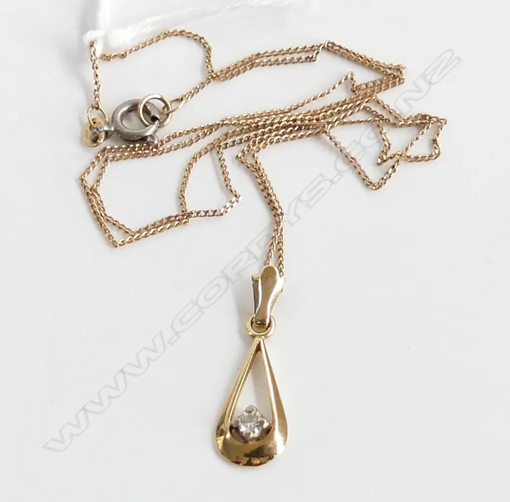 14ct GOLD & DIAMOND PENDANT ON 9CT GOLD CHAIN 2.5gms Image 1++