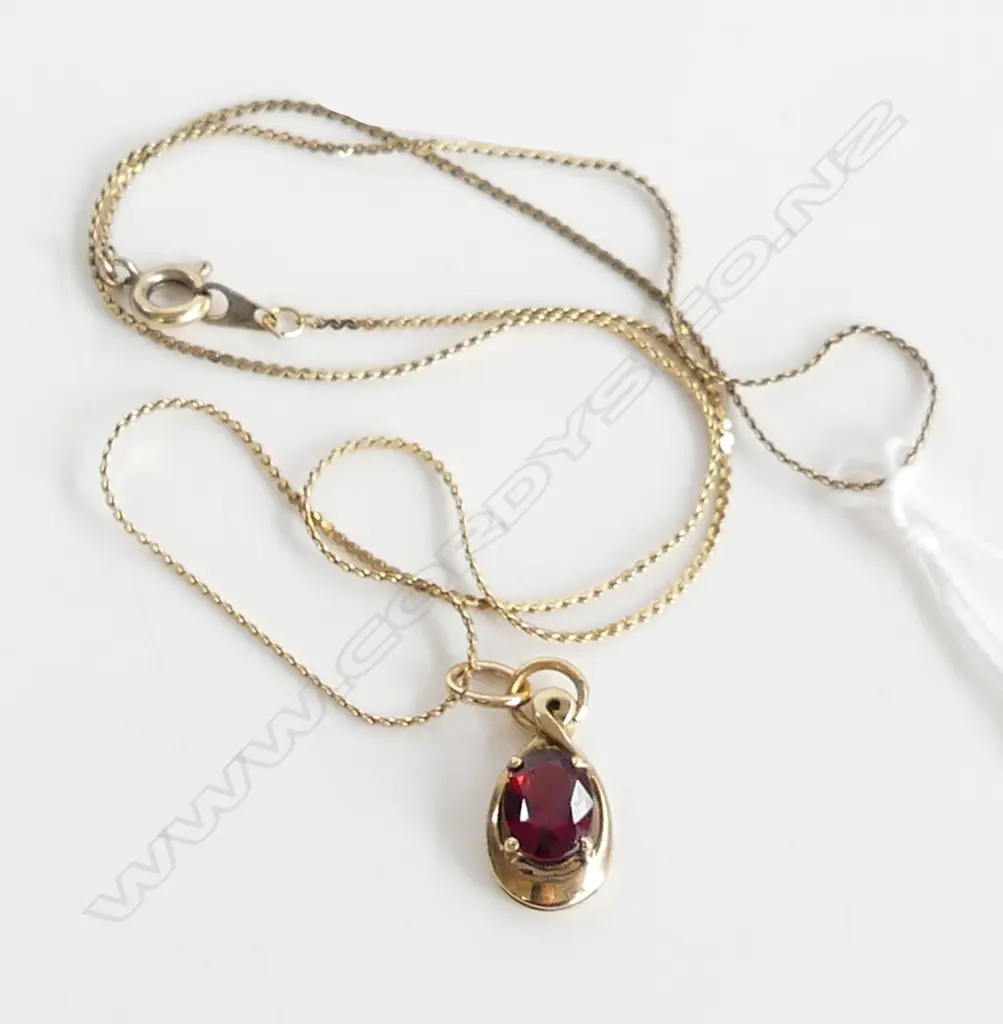 9CT GOLD & GARNET PENDANT ON CHAIN chain  gold  plated 45CM Image 1++