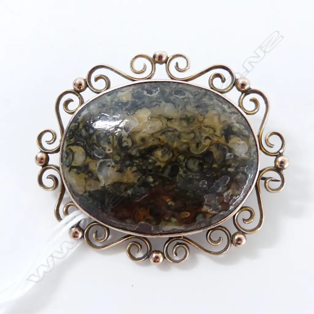 9CT GOLD FRAMED CONGLOMERATE PEBBLE BROOCH frame by SS & E.  L.45mm Image 1++
