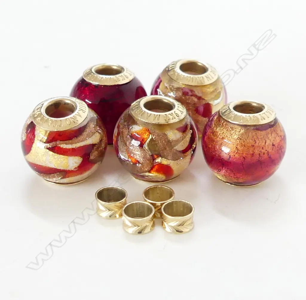 5 9ct MURANO BEADS - RED TONES + 4 SPACERS Image 1++
