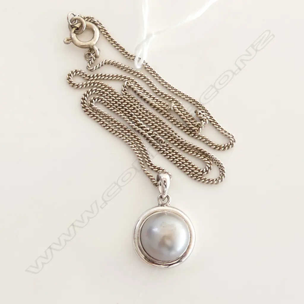 SILVER & uncommon LARGE MUSSELL PEARL ON SILVER CHAIN Image 1++