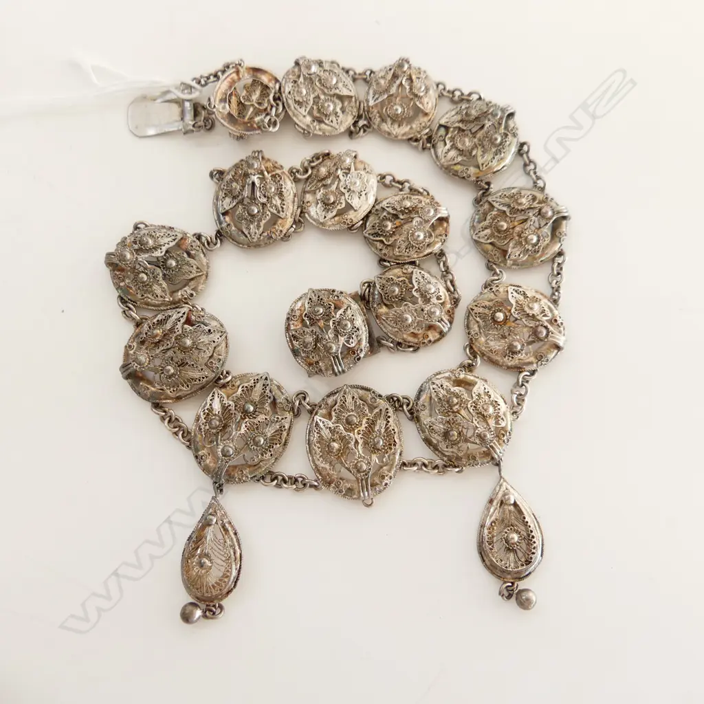 SILVER FILIGREE FANCY OVAL DISC LINKED NECKLACE Image 1++