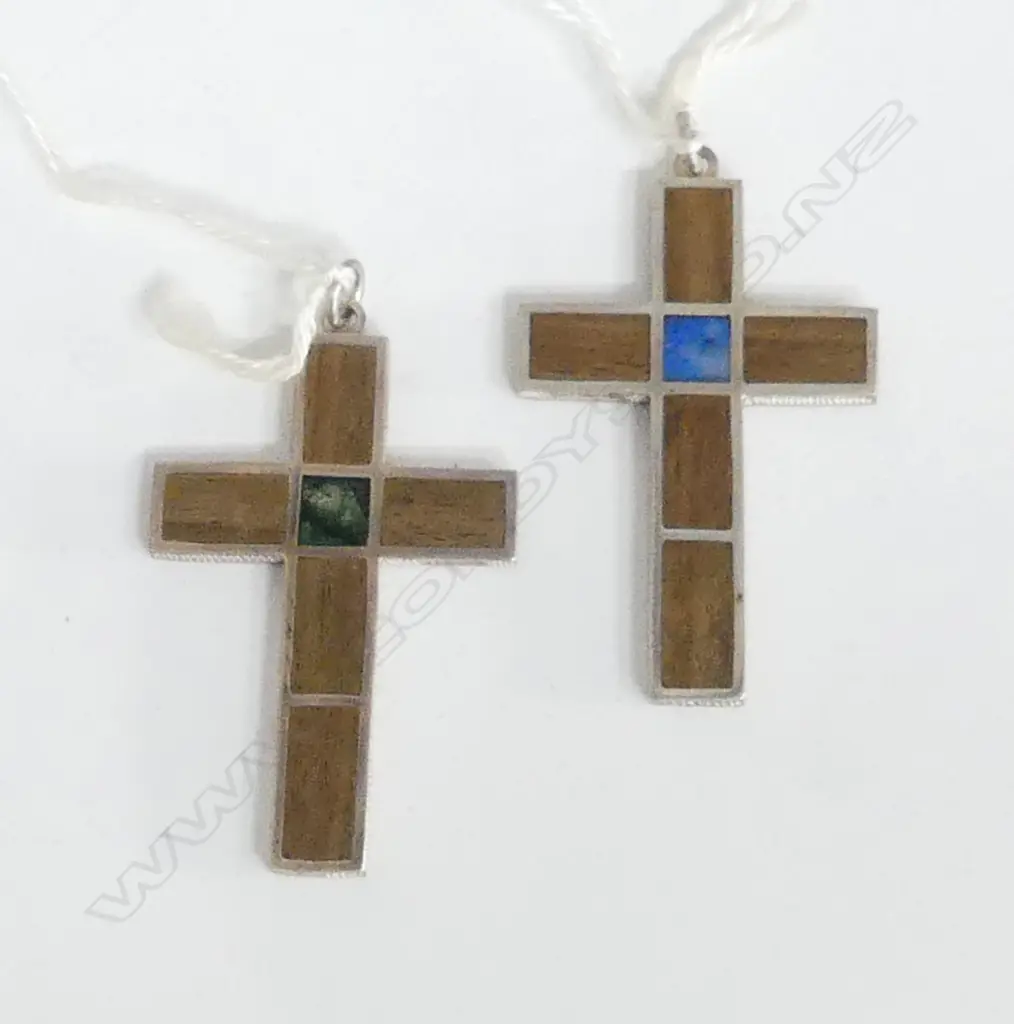 2 x RUSSELL MURPHY SILVER & LIGNUM VITAE & LAPIS CROSS PENDANTS Image 1++