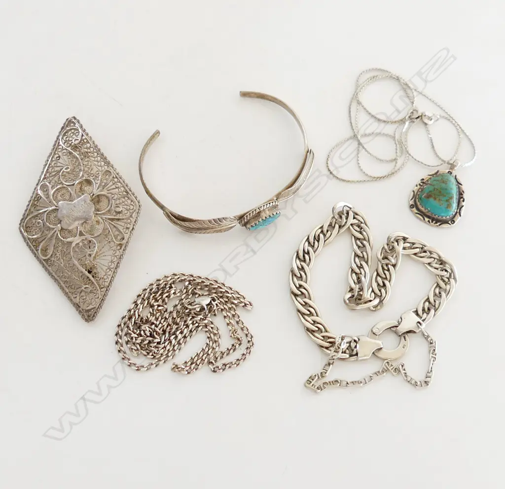 SILVER JEWELLERY: 2 NECK CHAINS + PENDANT + BRACELET + CUFF + LGE FRILLIGREE BROOCH diamond form Image 1++