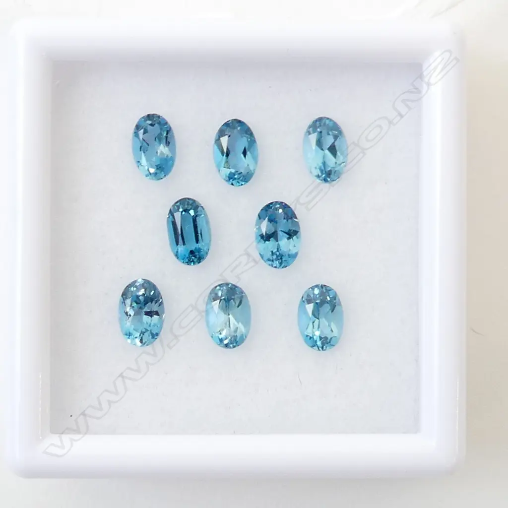 BLUE TOPAZ OVAL 6 X 4  8 = 4.50CT Image 1++