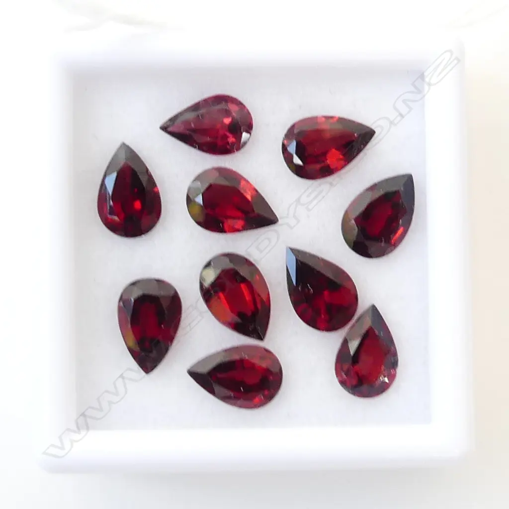 GARNET PEAR SHAPE 9X6 10 = 15.45 CT Image 1++