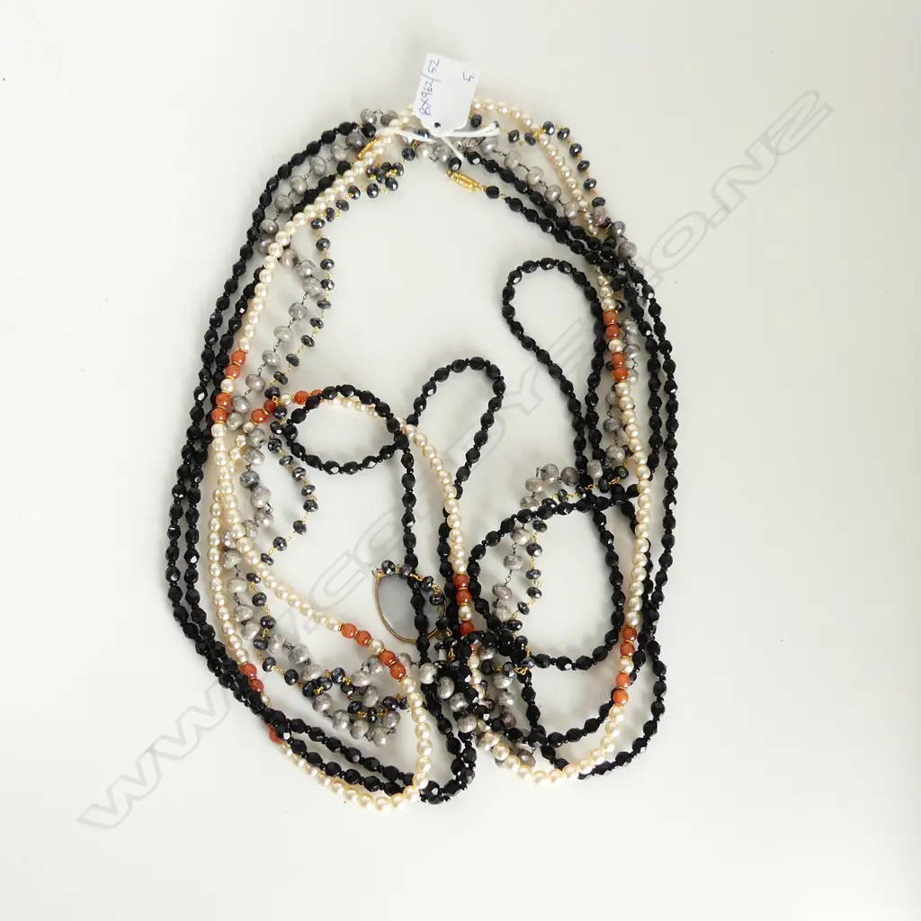 5 ASST. LONG COSTUME NECKLACES L.600mm Image 1++