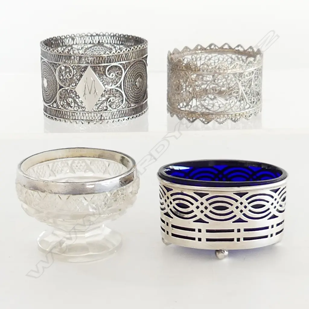 2 FILLIGRE SILVER NAPKIN RING HOLDERS & 2 S/SILVER LINED SALTS SILVER WIEGHT80GRMS Image 1++