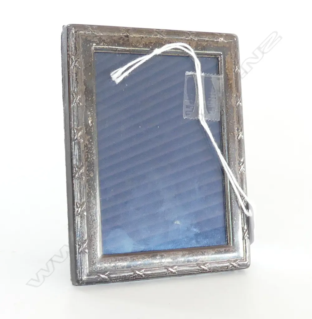 SILVER FRAMED PHOTO FRAME strut back 105 x 80mm Image 1++